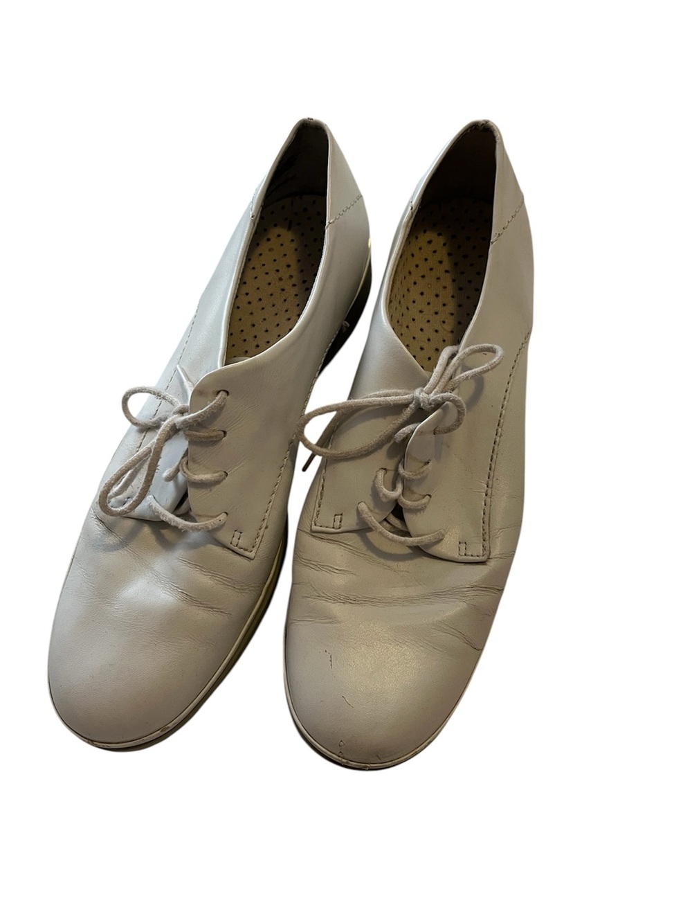 Vintage Easy Spirit White Sneakers